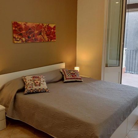 La Terrazza Ursino Apartment คาตาเนีย ภายนอก รูปภาพ