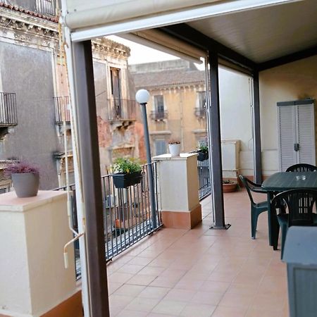 La Terrazza Ursino Apartment คาตาเนีย ภายนอก รูปภาพ