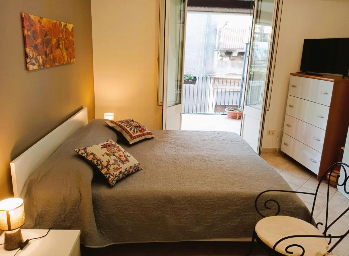 La Terrazza Ursino Apartment คาตาเนีย ภายนอก รูปภาพ